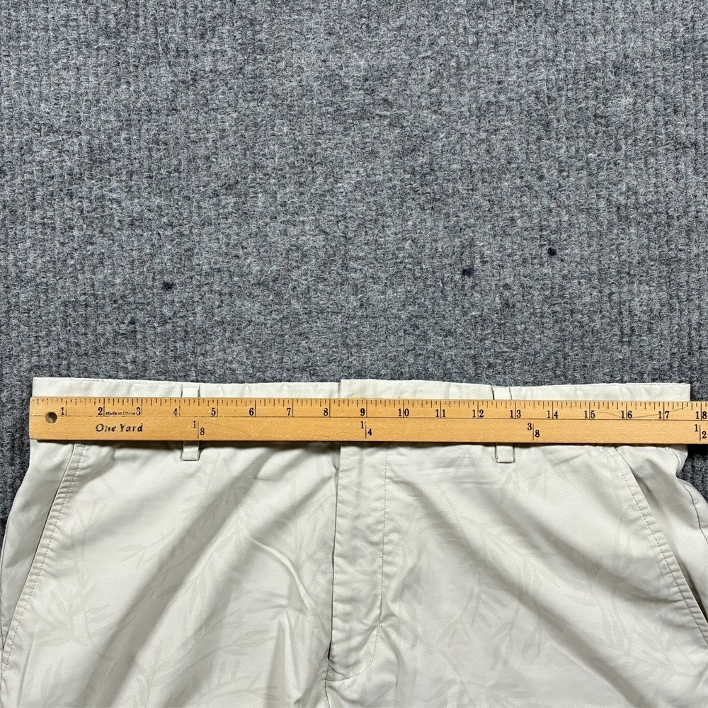 Greg Norman Mens Chino Shorts Size 38 Tropical Leaf Print Outdoor Mid Rise - Picture 5 of 9